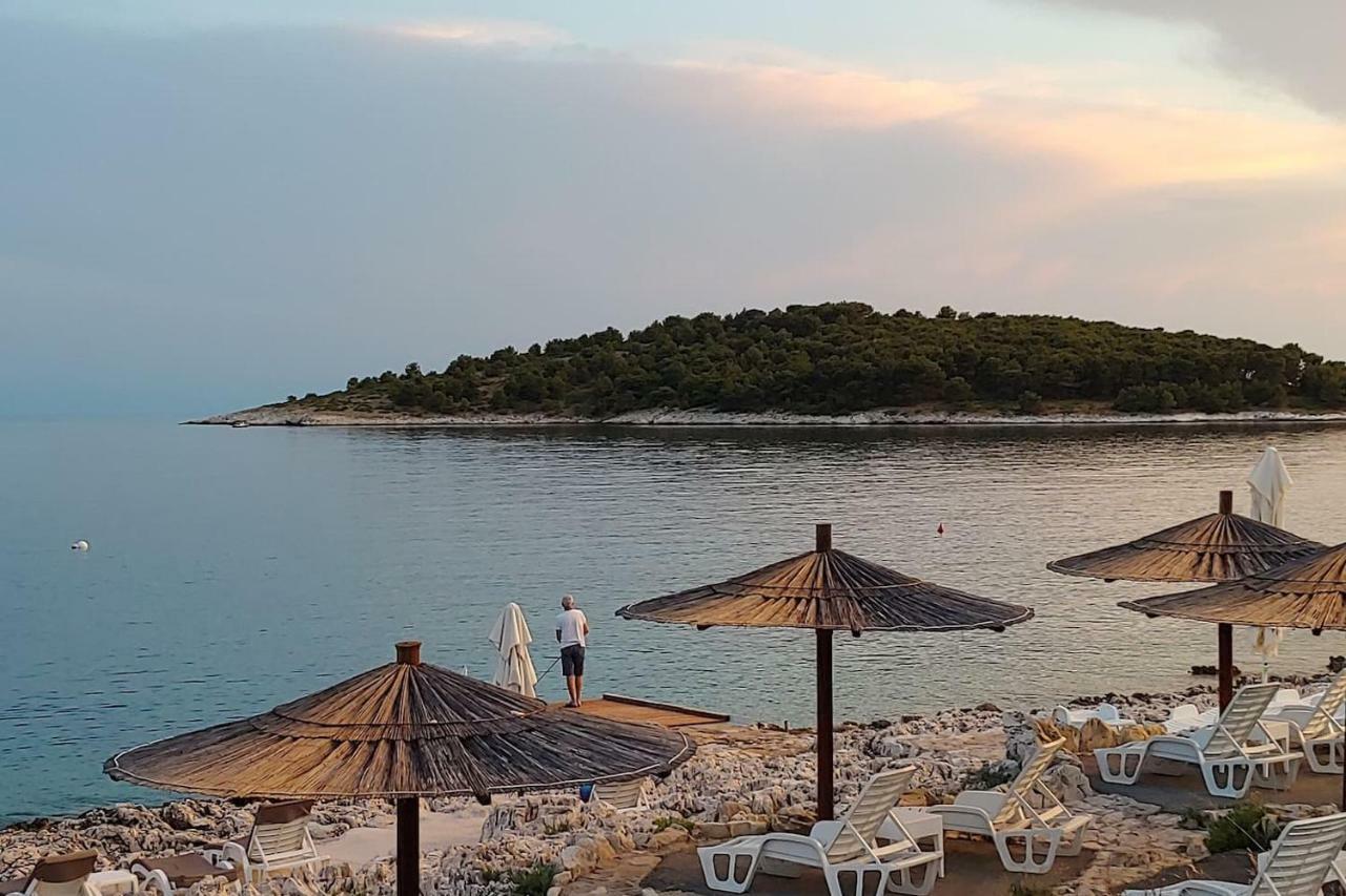 Olive Tree Apartment Zecevo 罗戈兹尼察 外观 照片